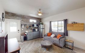 TJ Rancher - Full Kitchen 1085A